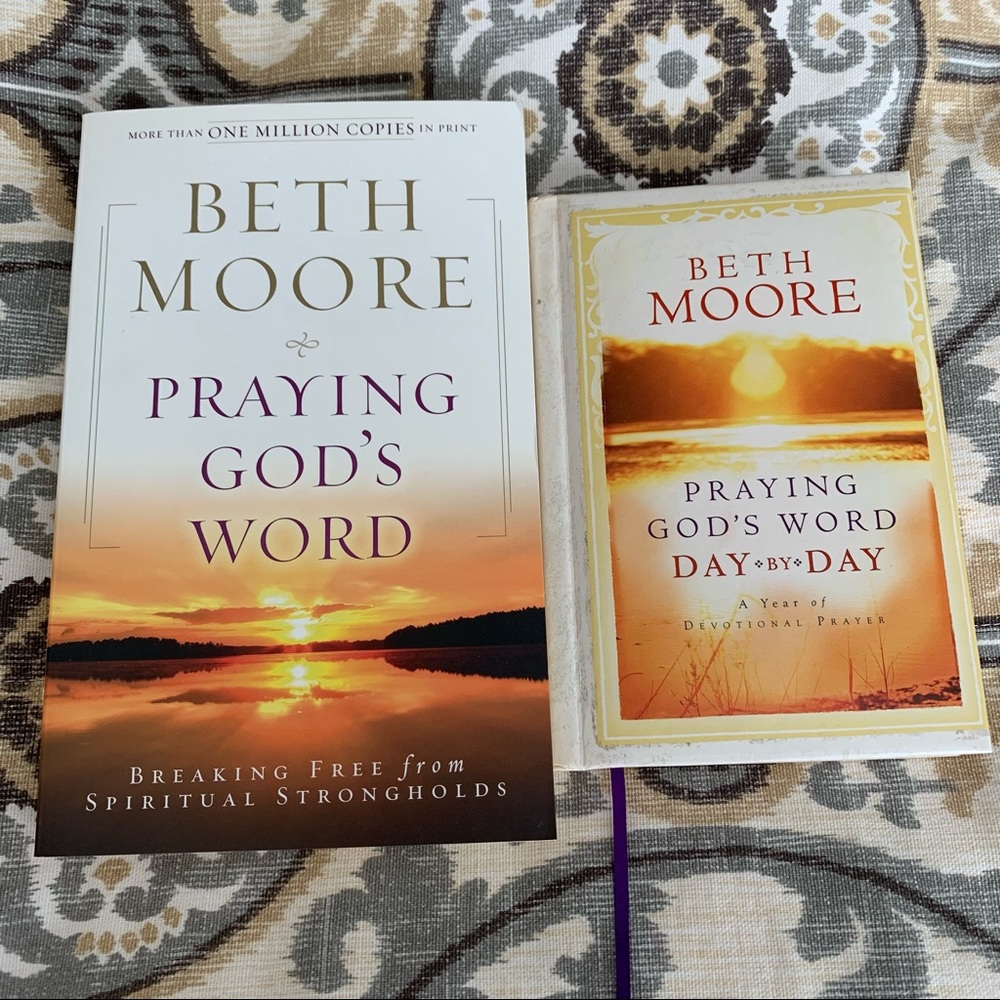 Beth Moore Praying God’s Word Book/Devotional